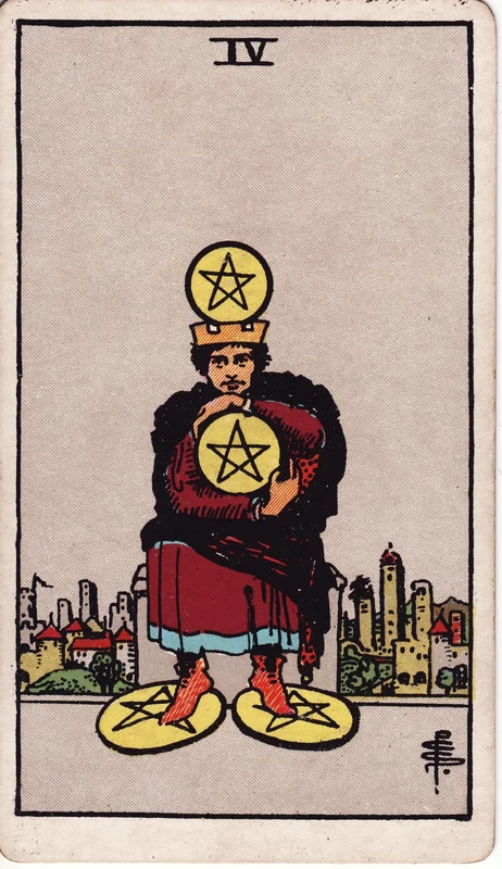 Four of Pentacles — 4 Tiền