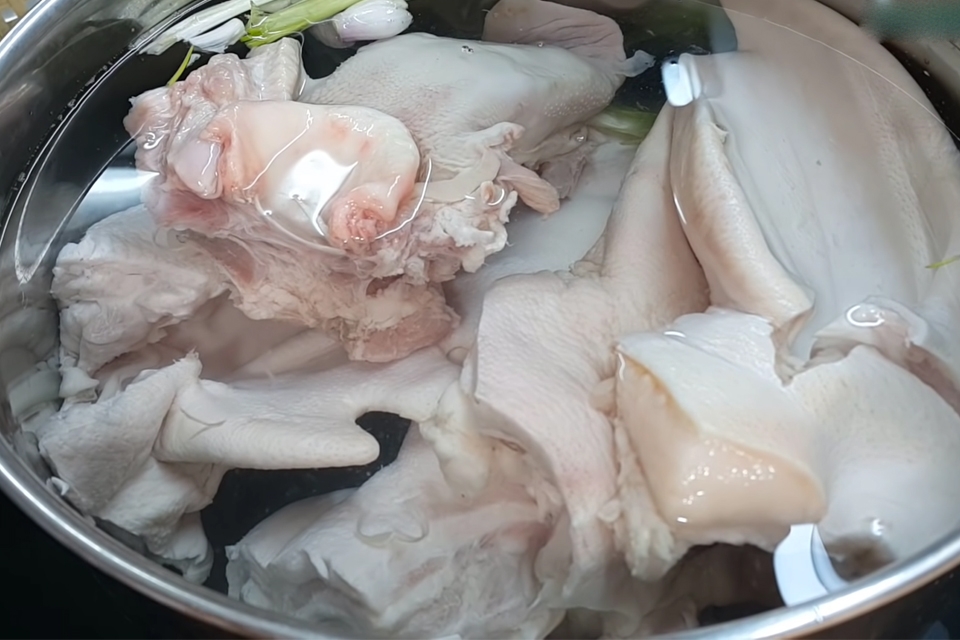 Các bước thực hiện cách làm chả thủ chi tiết